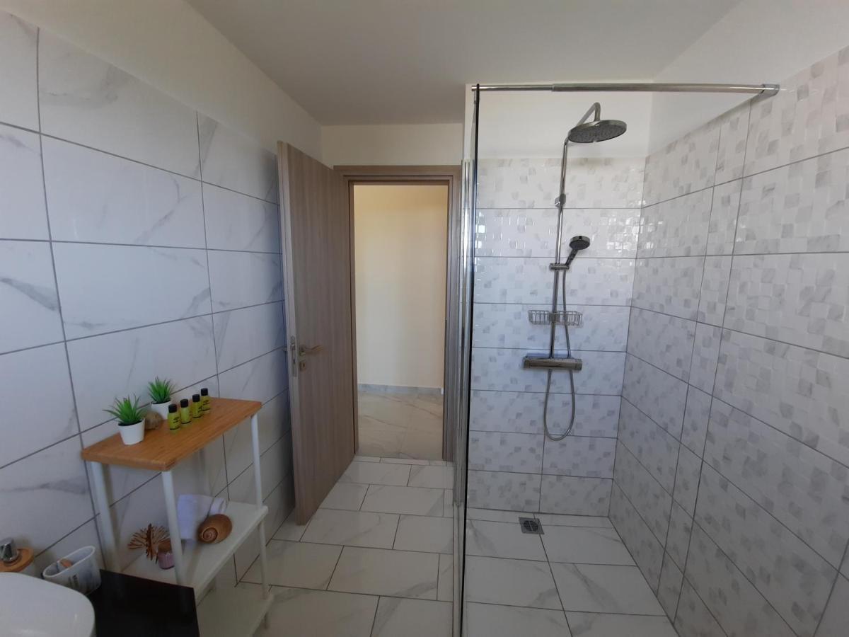 Freesia Grand Sea View Residence Svoronata Exterior foto